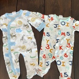 Lot of 2 cute knit printed footie pajamas newborn